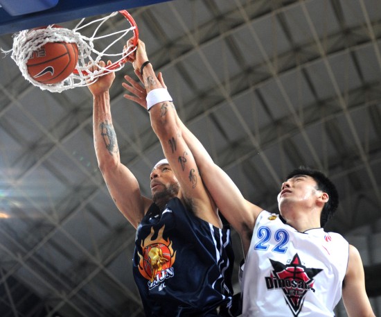 客队通过稳 客队通过稳