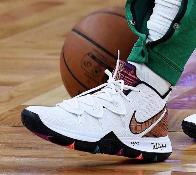 把边缘值牌 把边缘值牌